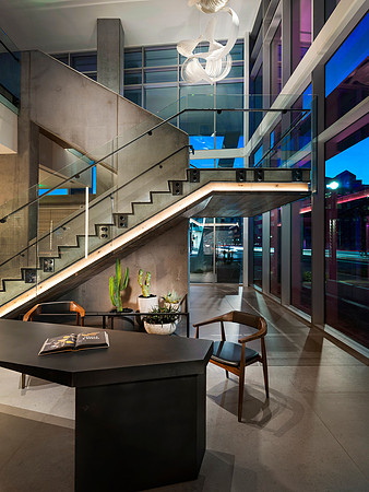 STRAIT-STAIRCASE